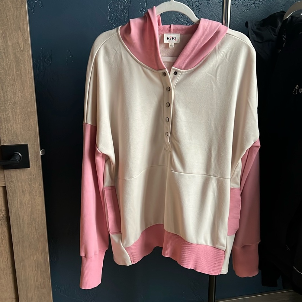 Womens sz large colorblock hooded boutique top with pockets. Worn once